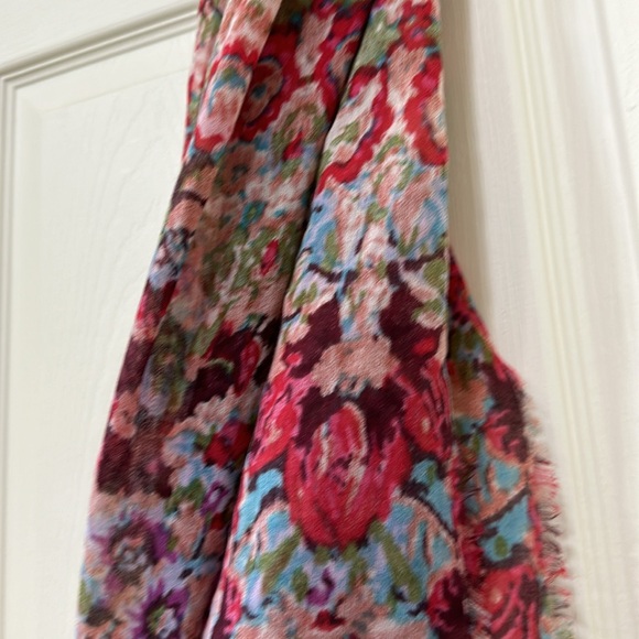 Beautiful infinity scarf - Picture 4 of 4